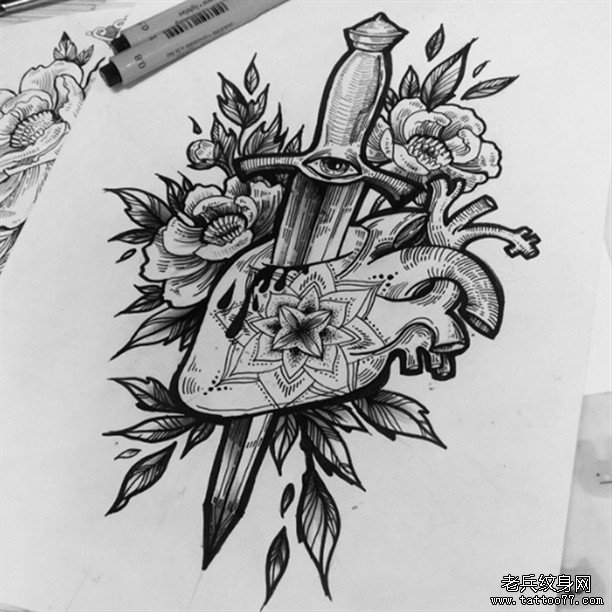 欧美心脏匕首花卉纹身图案手稿