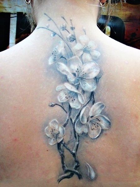 3D写实的奇妙花朵背部纹身图案