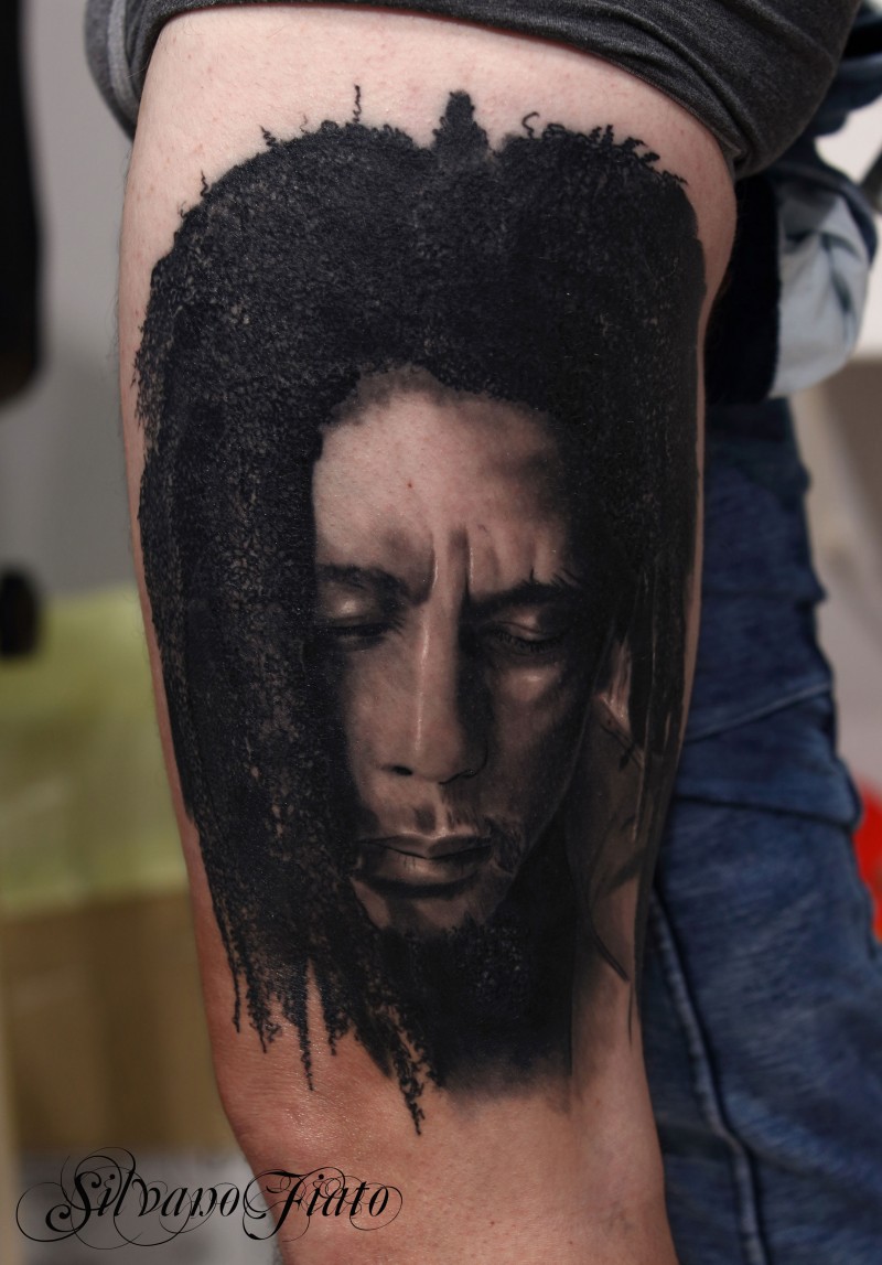 著名音乐家肖像手臂纹身图案