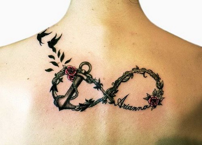 玫瑰船锚和藤蔓无限符号背部纹身图案