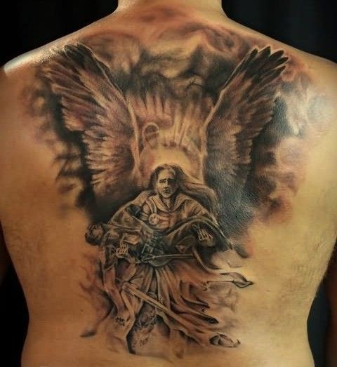 背部惊人伟大的天使救世主纹身图案