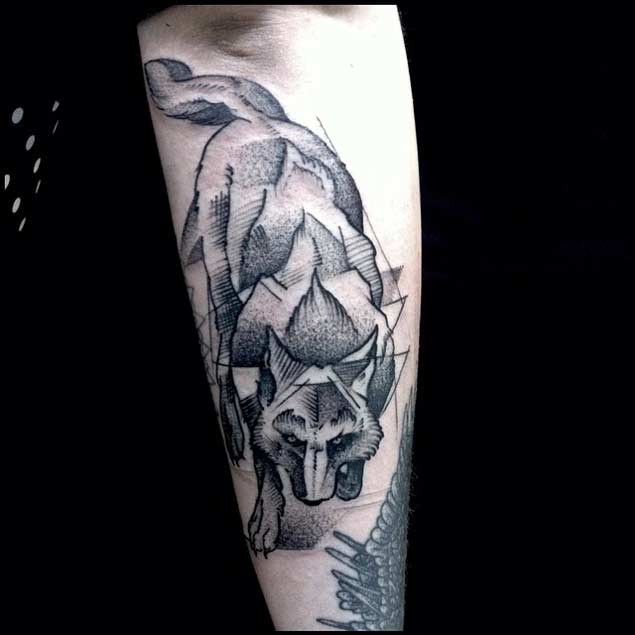 手臂抽象风格黑色邪恶狐狸纹身图案