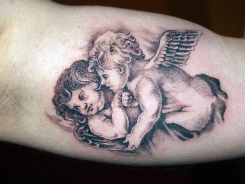 两个可爱的小天使纹身图案