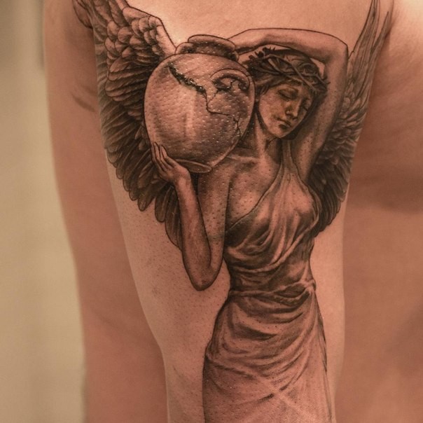 手臂上美丽的天使女孩纹身图案