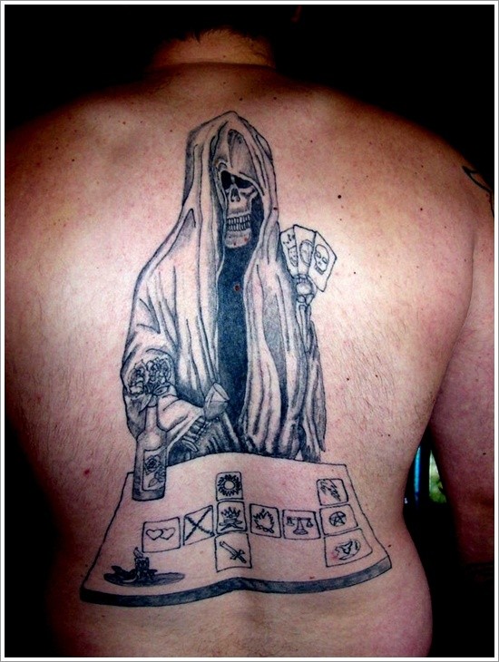 背部死神和扑克牌个性纹身图案