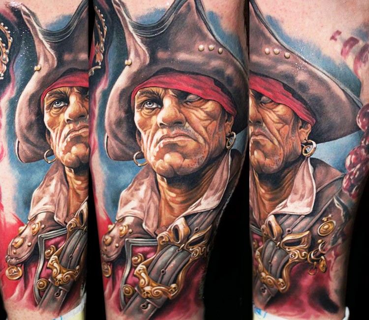 写实风格的彩色恶魔海盗肖像手臂纹身图案