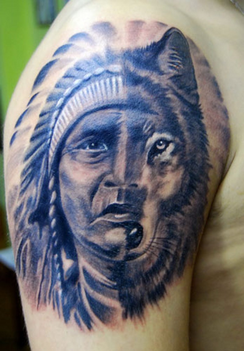 手臂美洲土著男子结合狼头纹身图案