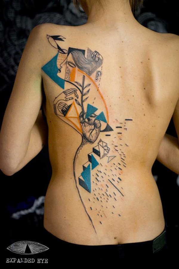 女生背部抽象风格的彩绘几何纹身图案