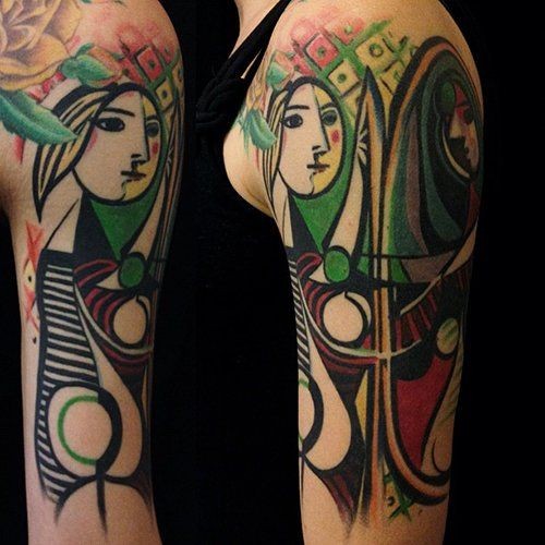 手臂抽象风格的彩色女性纹身图案