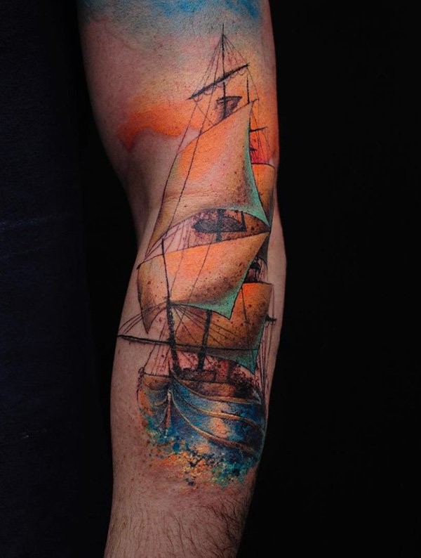 简单华丽的帆船彩绘手臂纹身图案