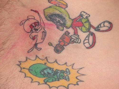 马尔文与外星人卡通纹身图案