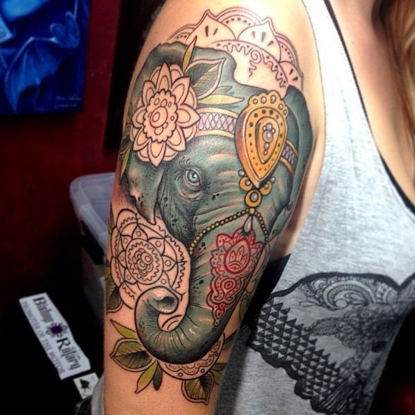 华丽的大象和梵花彩色手臂纹身图案