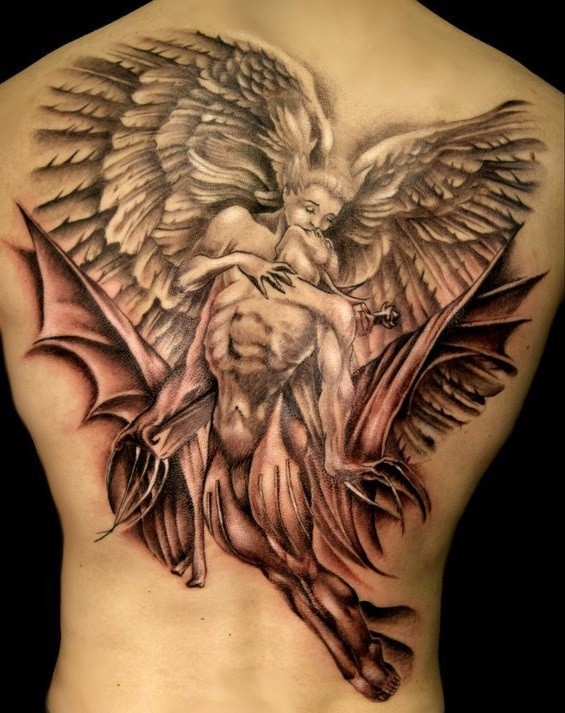 天使和恶魔的爱情背部纹身图案
