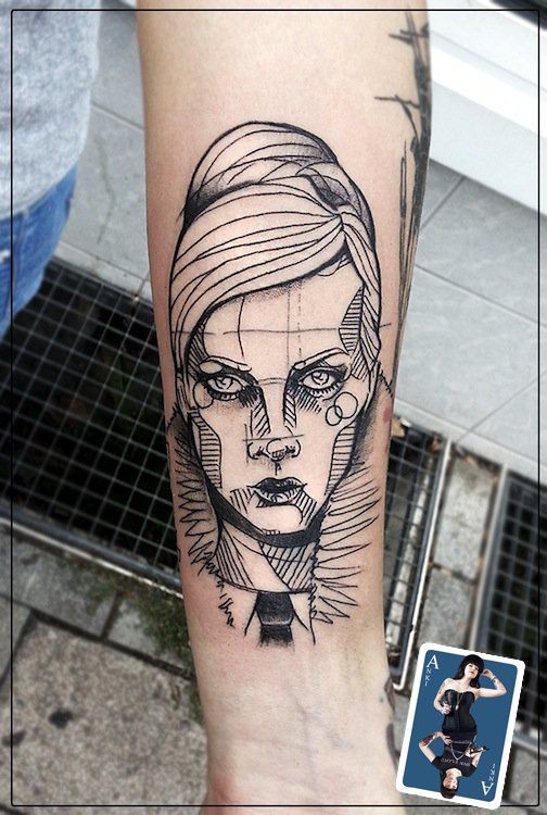 素描式的黑色线条女子手臂纹身图案