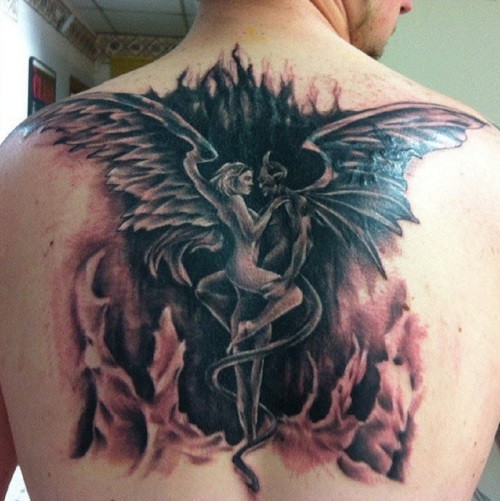 背部天使和恶魔纹身图案