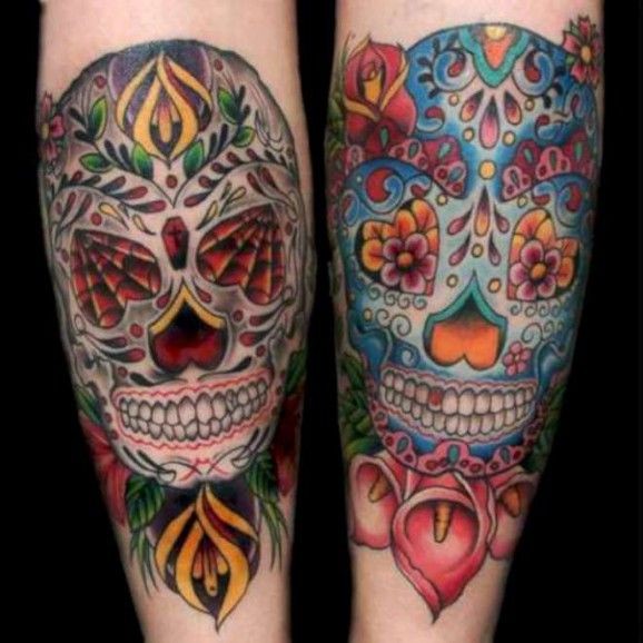 手臂彩色的墨西哥风格骷髅纹身图案