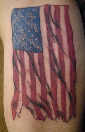 破旧的美国国旗纹身图案