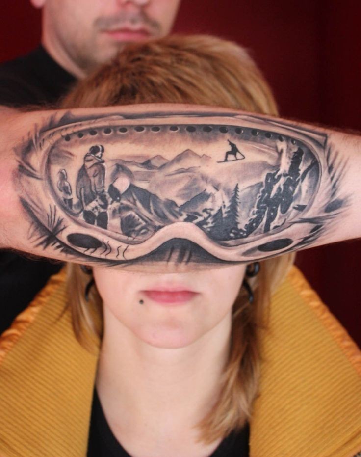 灰色的滑雪眼罩手臂纹身图案