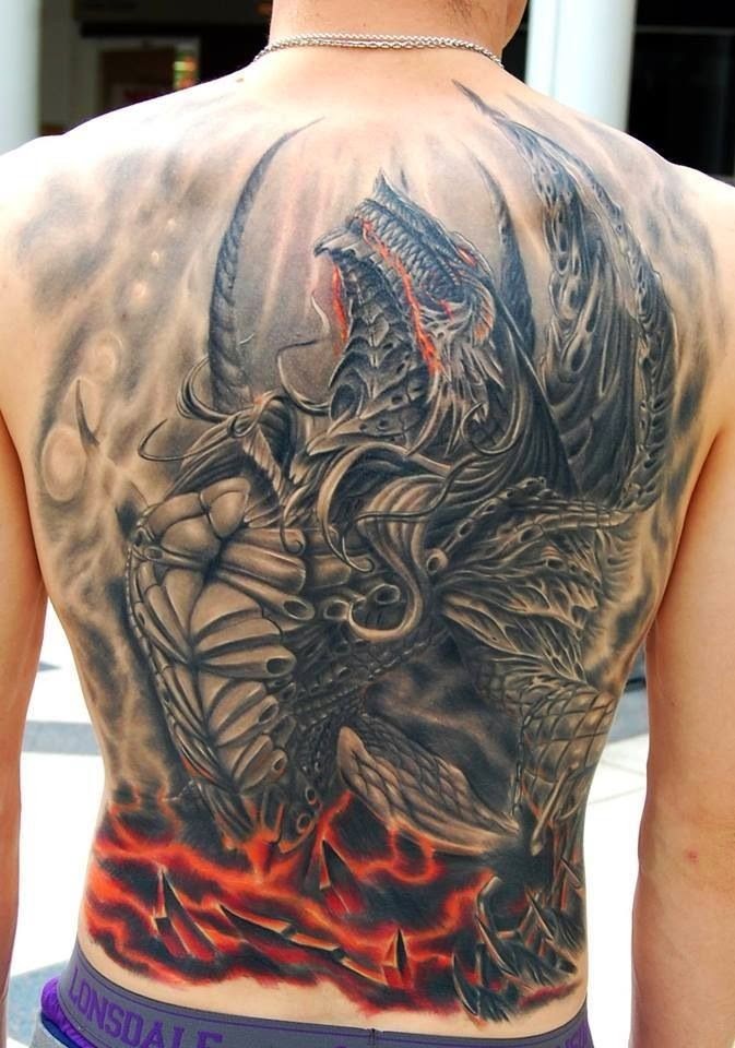 背部五色斑斓的3D恶魔龙纹身图案