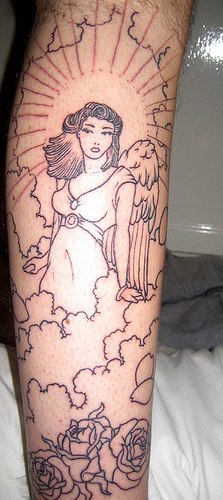 小腿美丽的天使女孩云朵纹身图案