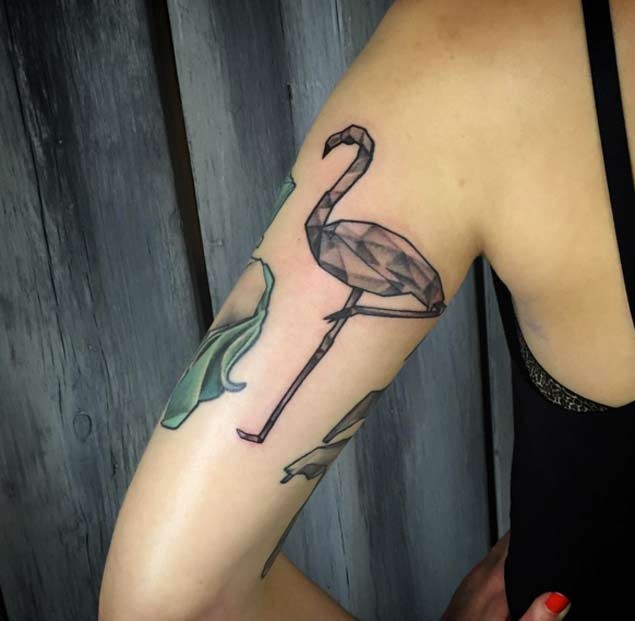 简单的个性几何黑色火烈鸟手臂纹身图案