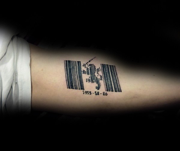 黑色的条形码与小狮子手臂纹身图案