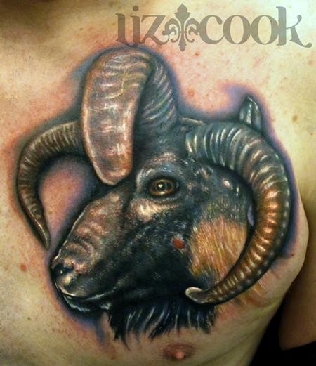 胸部3D彩色的恶魔山羊头纹身图案