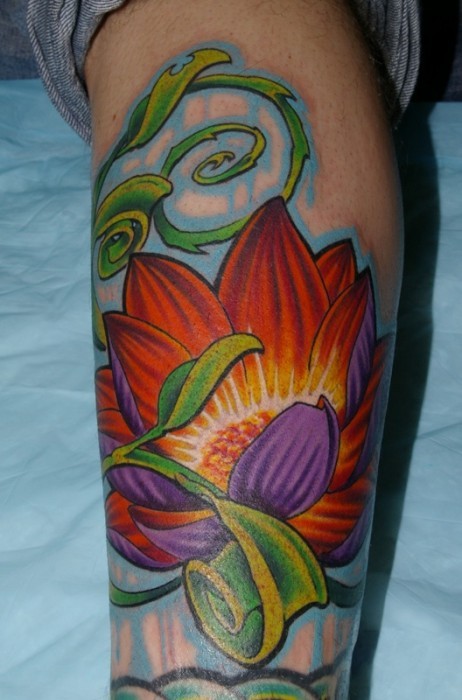 手臂可爱的3D风格彩绘莲花纹身图案