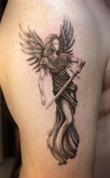 点刺风格的天使战士手臂纹身图案