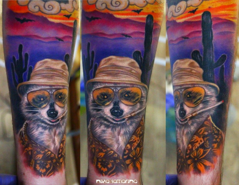 有趣的写实彩色吸烟浣熊手臂纹身图案
