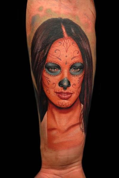 墨西哥式彩色女子肖像手臂纹身图案