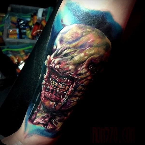 彩色恐怖风格血腥怪物手臂纹身图案