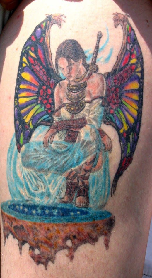 七彩的女性天使战士纹身图案