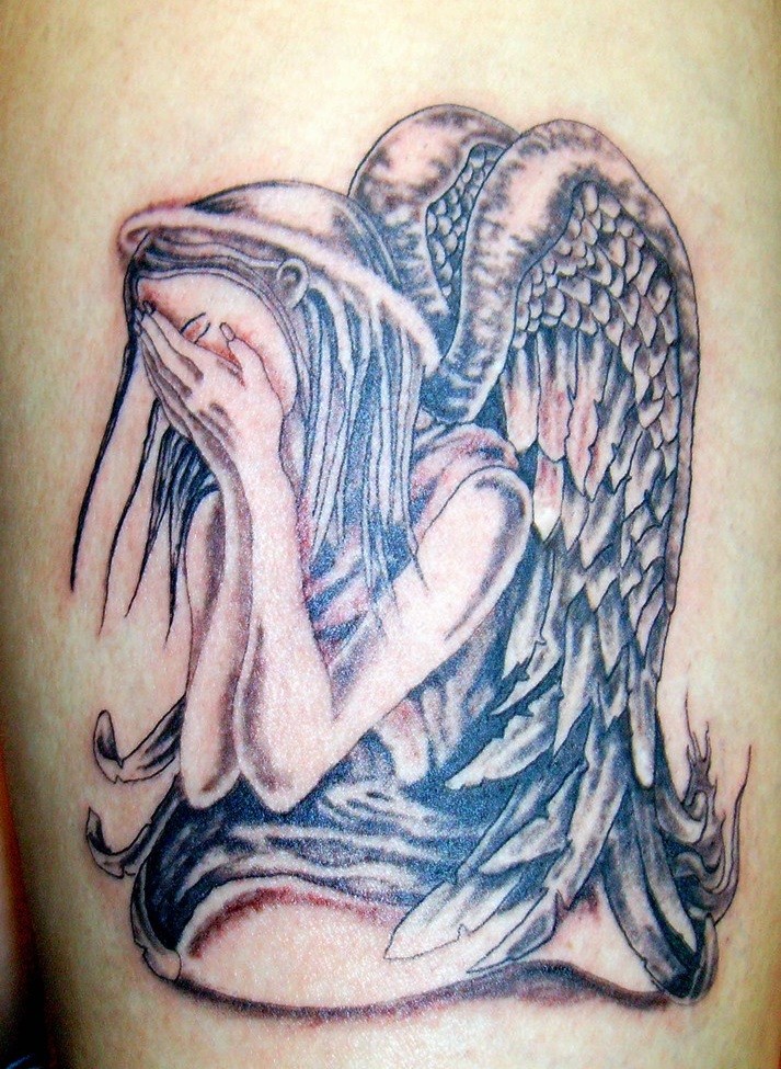 好看的哭泣天使纹身图案
