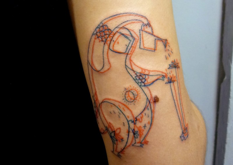 手臂彩色线条的3D神秘生物纹身图案