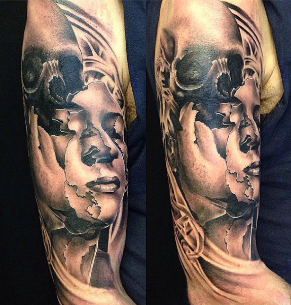 手臂抽象风格的女人肖像与骷髅纹身图案