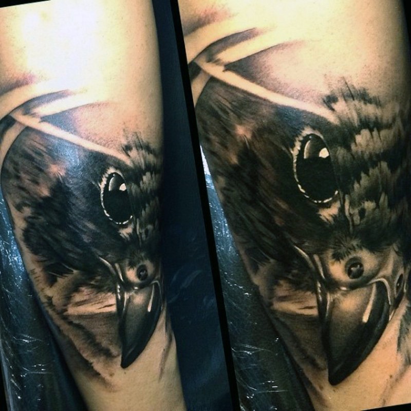 手臂3D黑白逼真的鹰头纹身图案