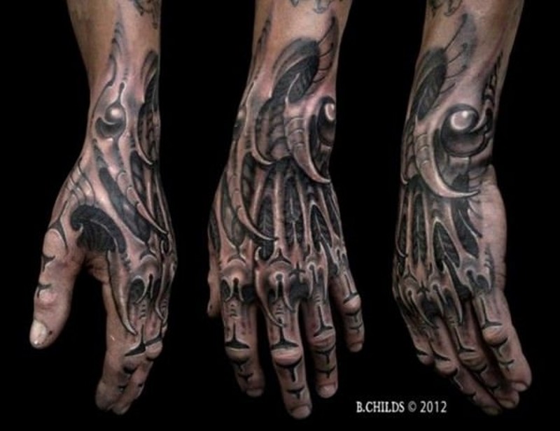 手背华丽的黑色外星人骨架纹身图案