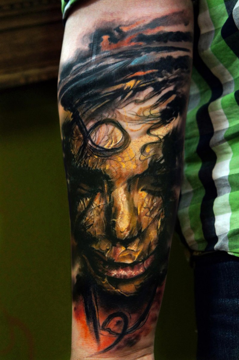 彩色木乃伊女性肖像手臂纹身图案