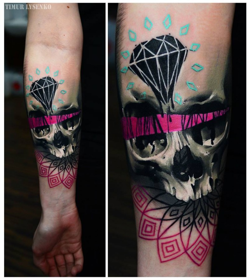 手臂梵花和骷髅钻石纹身图案