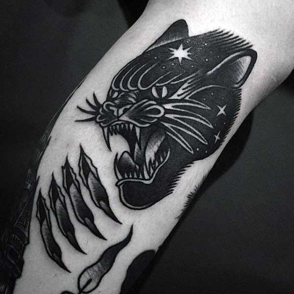 经典的黑白豹子和爪印手臂纹身图案