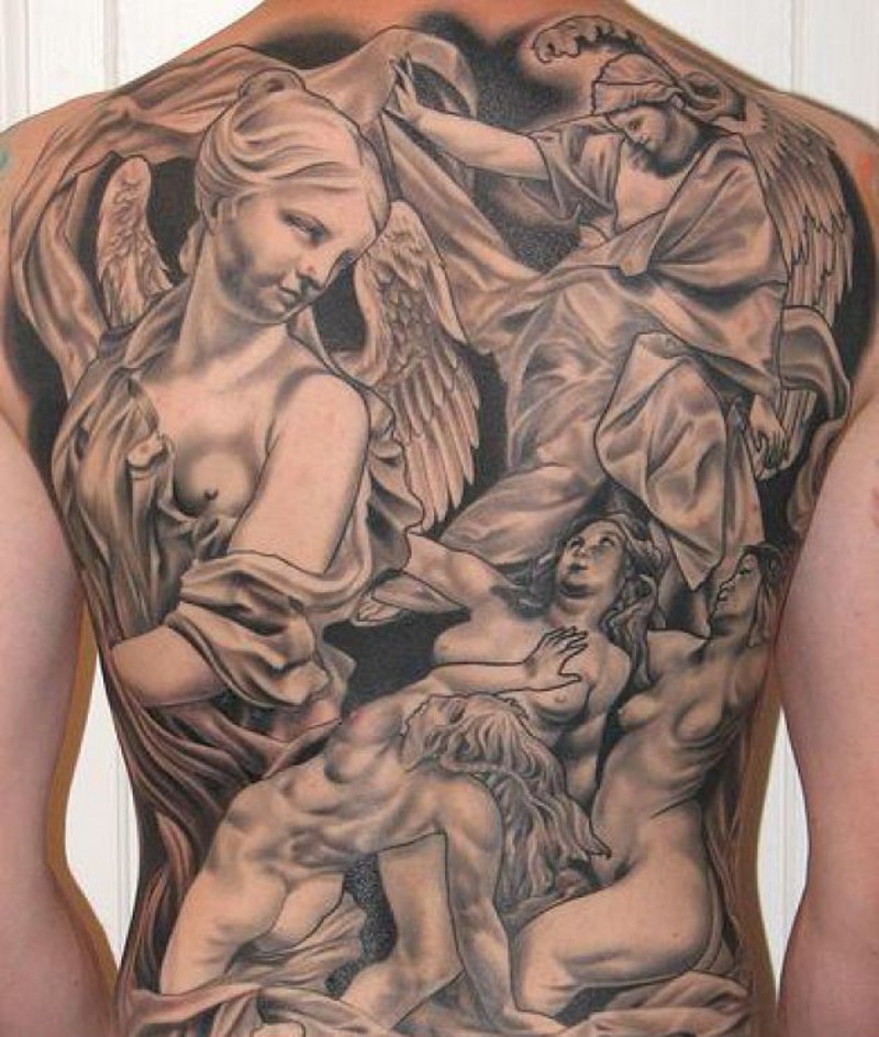 满背不同的女性天使纹身图案