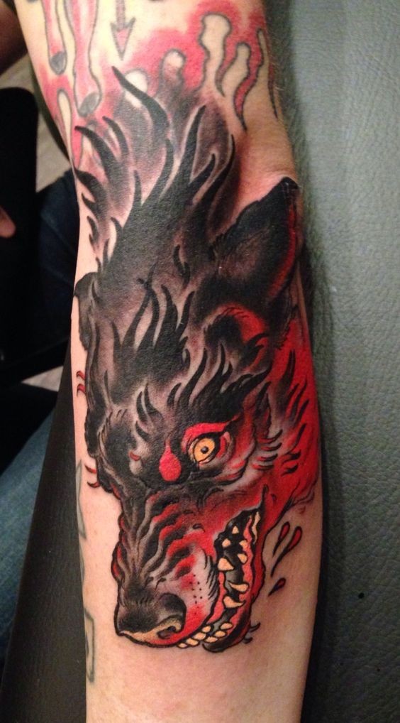手臂3D彩色的地狱狗纹身图案