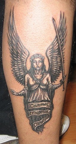黑灰天使与剑和字母纹身图案