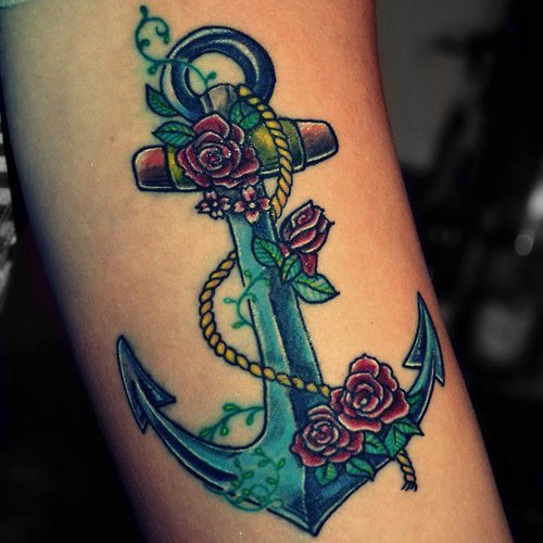 船锚与玫瑰彩色纹身图案