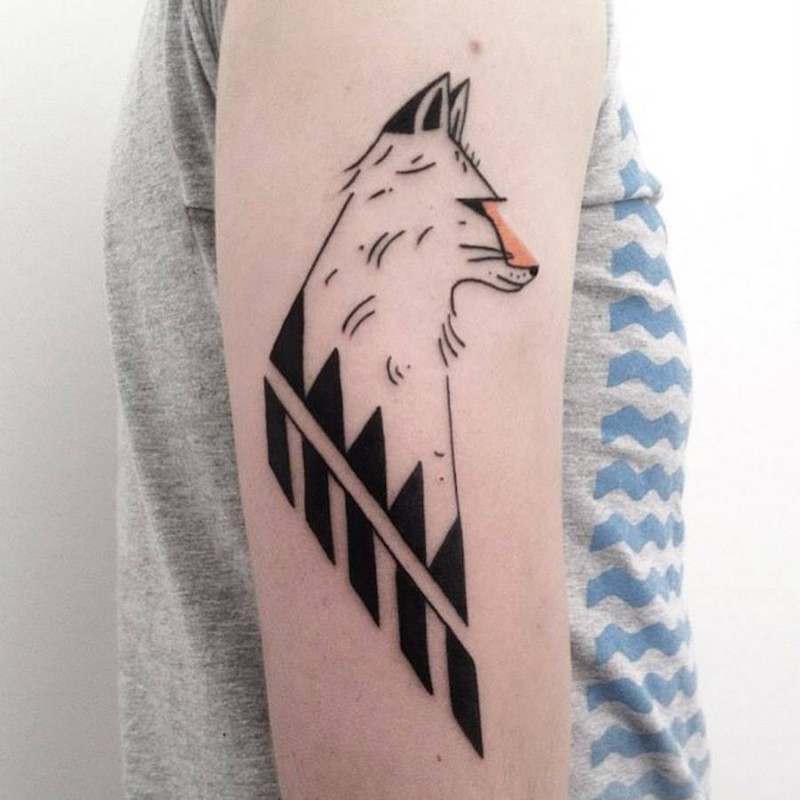 简单的彩色狐狸和几何手臂纹身图案