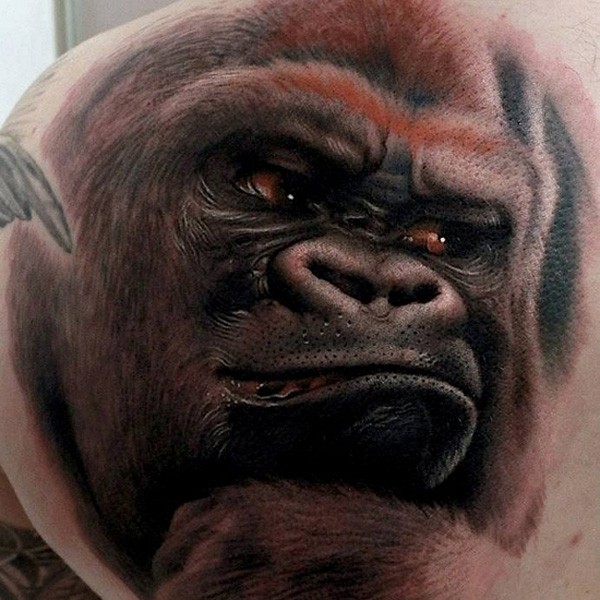 背部可怕的写实大猩猩动物纹身图案