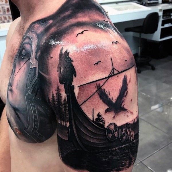 大臂海盗船和乌鸦风景纹身图案