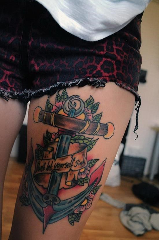 大腿船锚与鲜花字母彩绘纹身图案