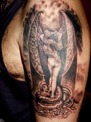 手臂堕落的天使和蛇艺术纹身图案